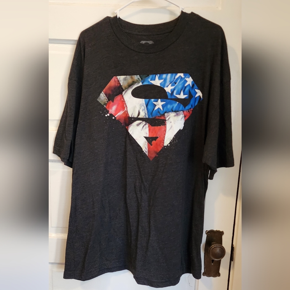 DC Comics Superman Shield T-Shirt - Dark Gray